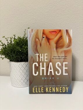 The Chase by Elle Kennedy OOP Bloom Edition